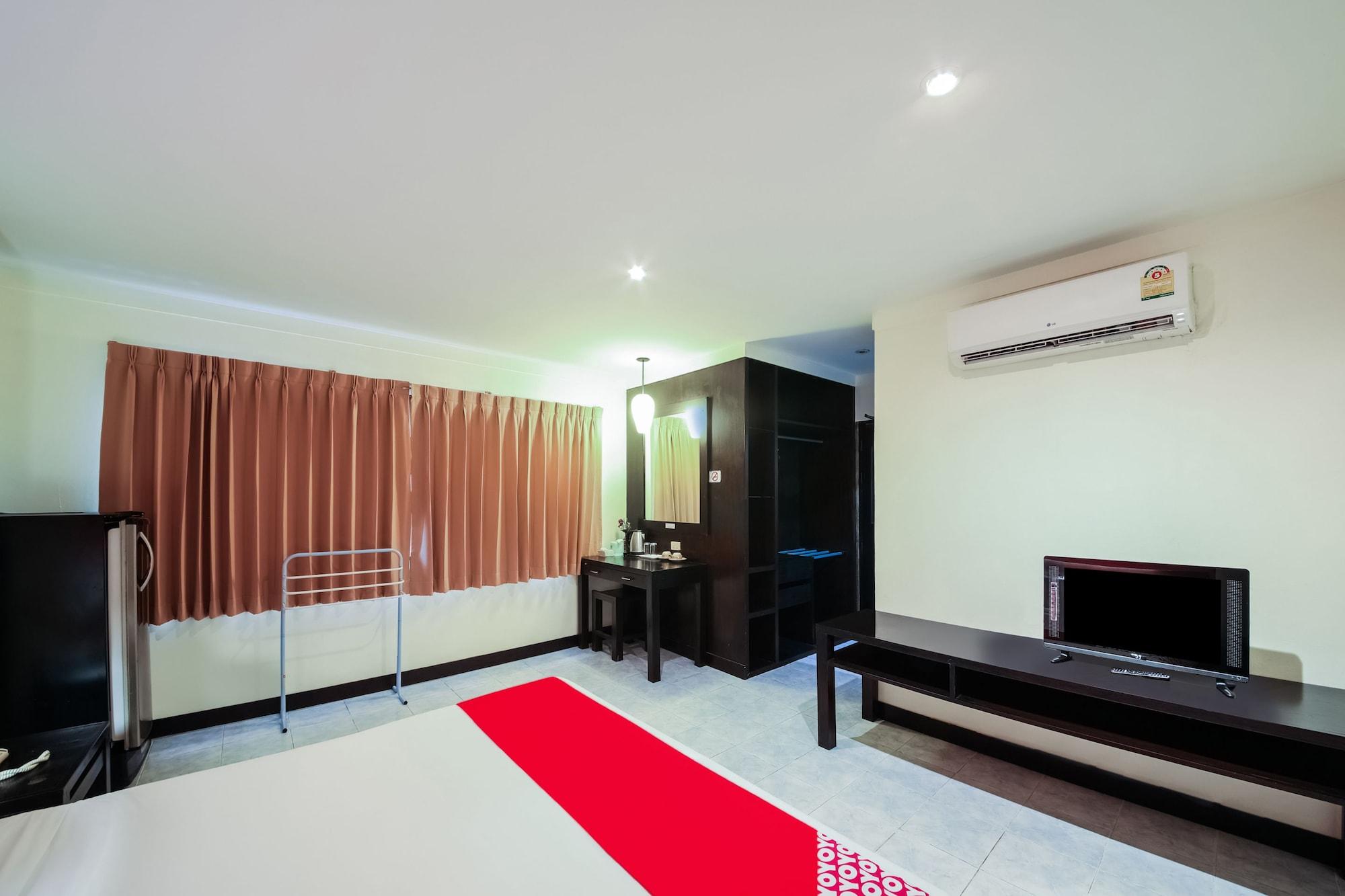 Oyo 244 Roar Inn Patong Buitenkant foto