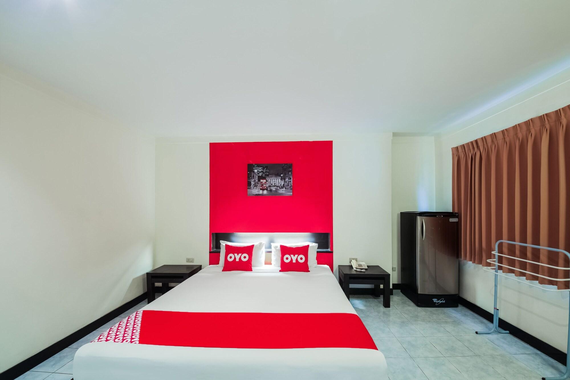 Oyo 244 Roar Inn Patong Buitenkant foto