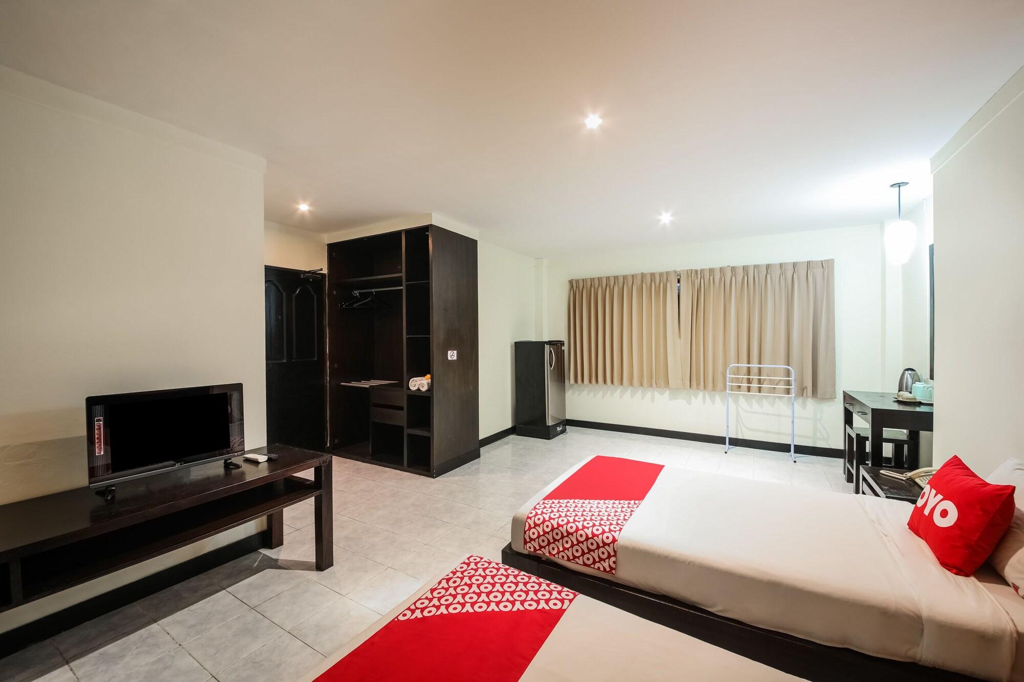 Oyo 244 Roar Inn Patong Buitenkant foto