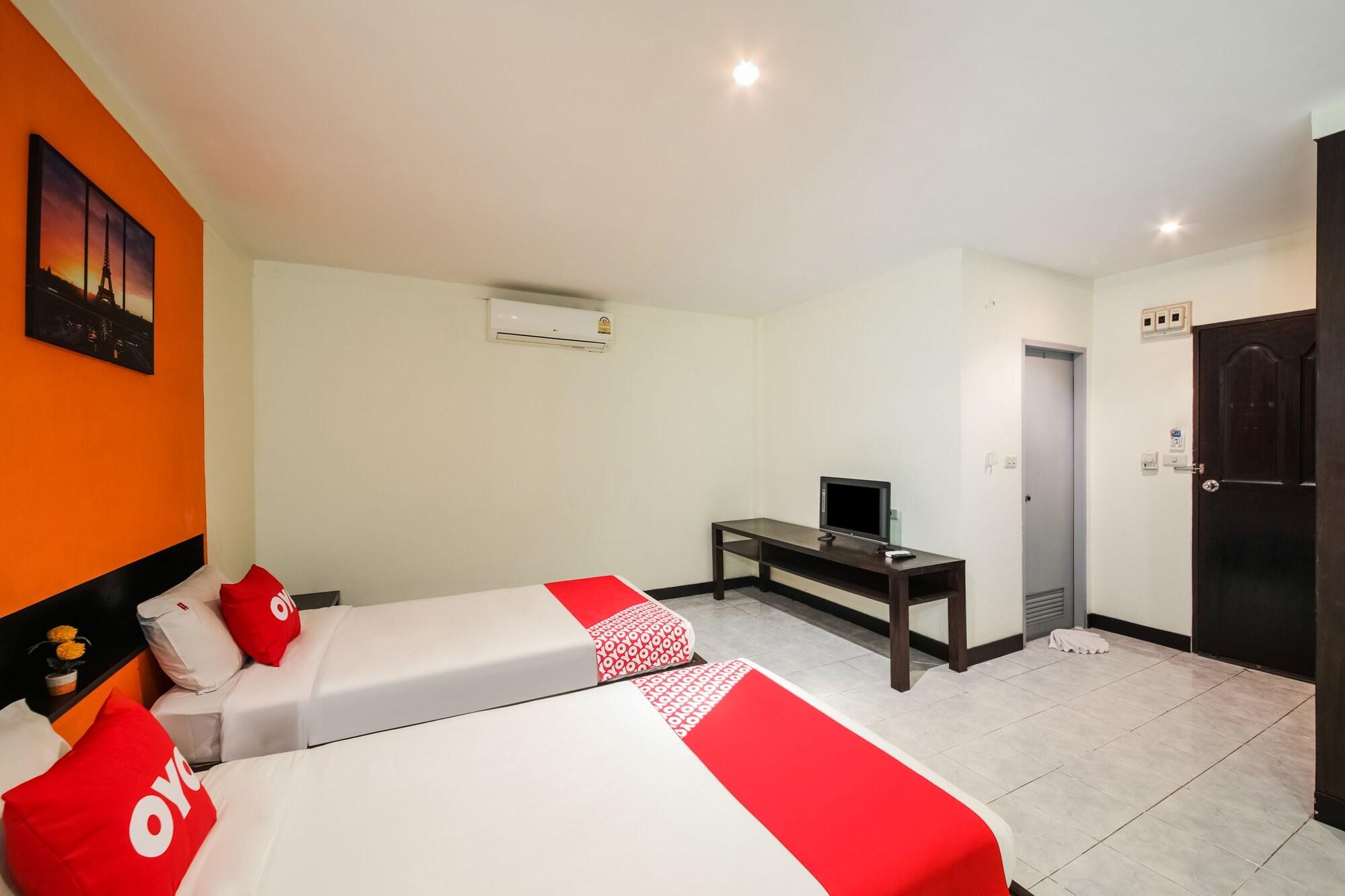 Oyo 244 Roar Inn Patong Buitenkant foto