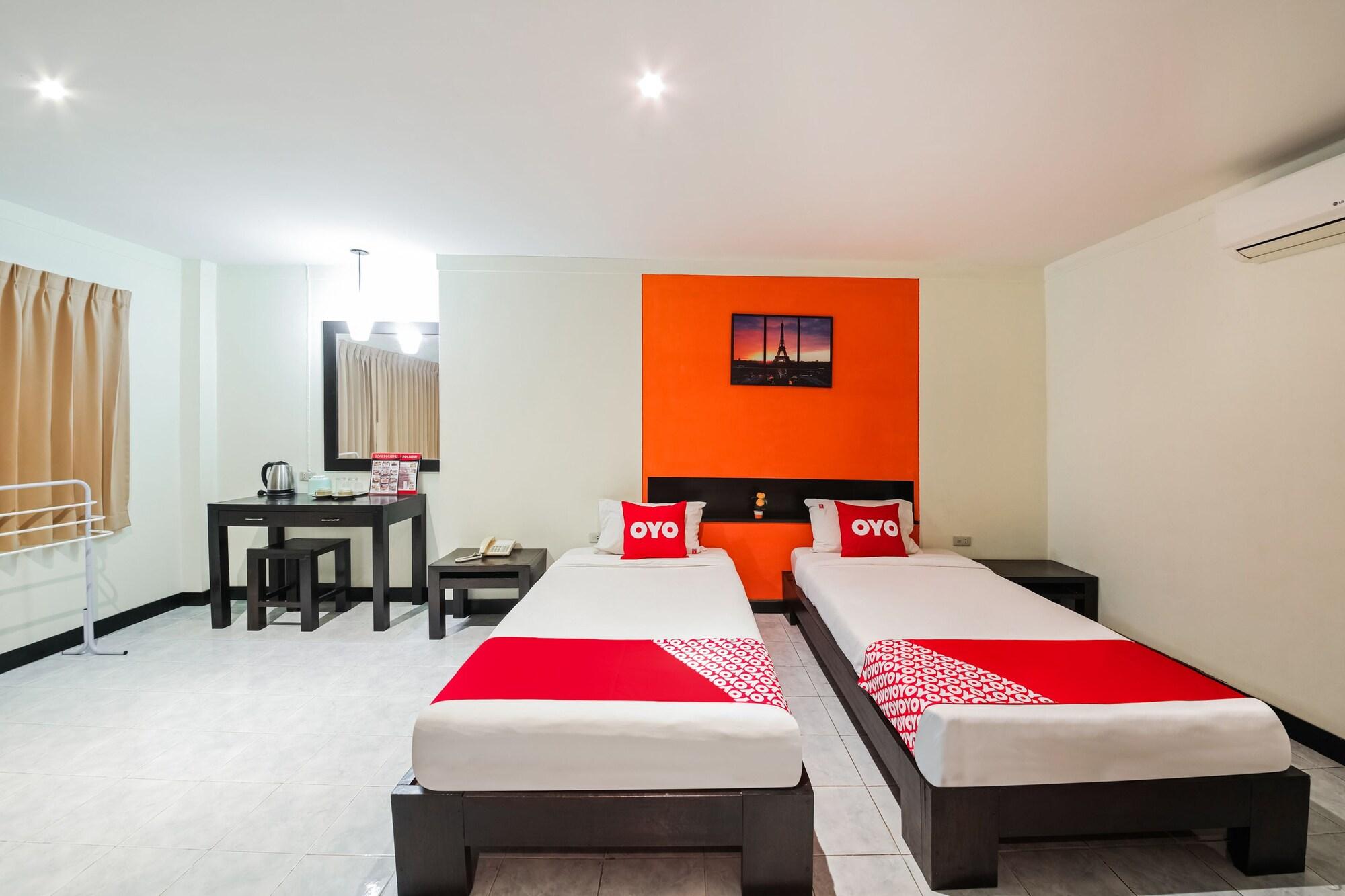 Oyo 244 Roar Inn Patong Buitenkant foto